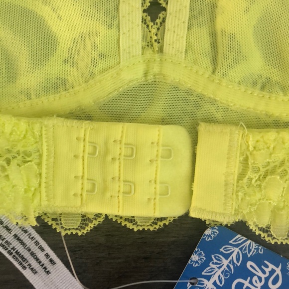Free People lace halter lemon woman’s bralette. - Picture 7 of 10
